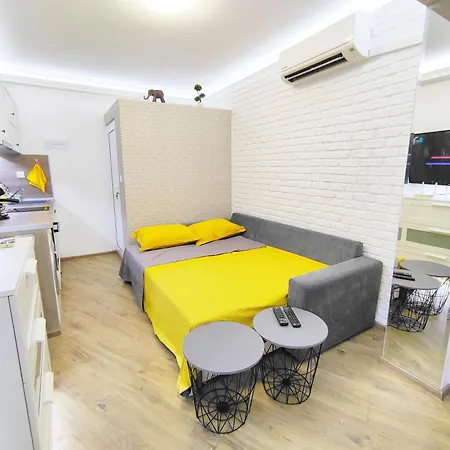Ally's Place Apartment
